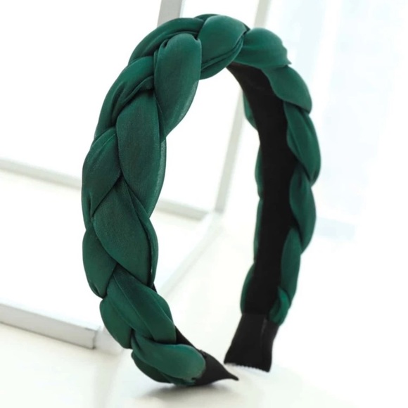 Luxe Boutique | New ✨ Emerald Green Braided Fabric Boutique Headband